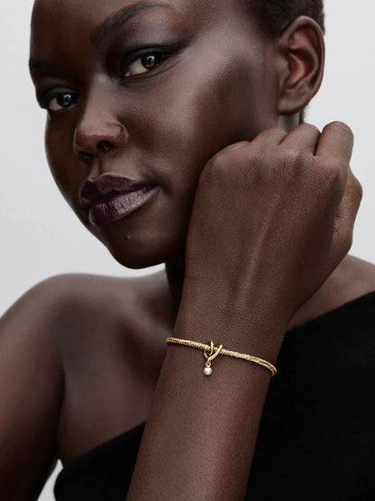 Charm Pandora Famiglia, Dove l'Amore è Infinito Placcatura in Oro 14k 764138C01