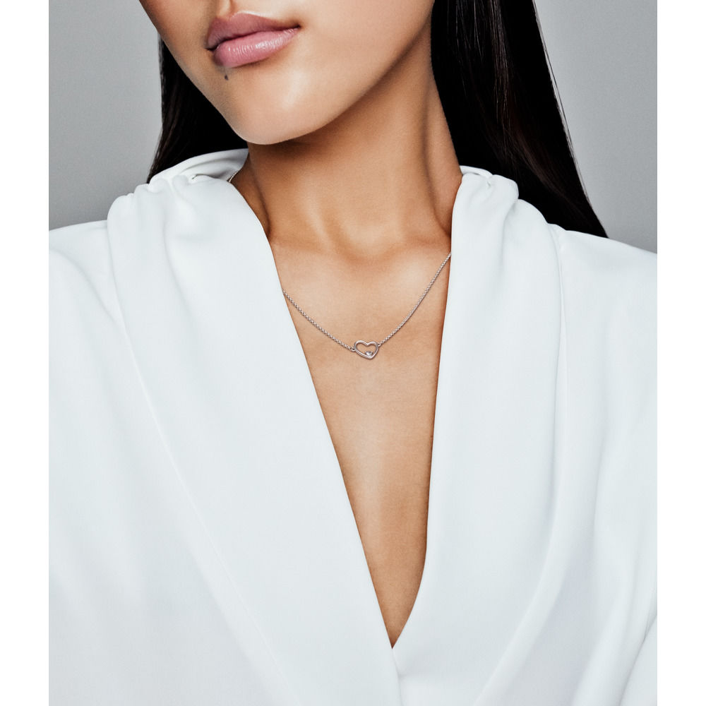 Collana Pandora con pendente Cuori Asimmetrici Luminosi 397797CZ-45
