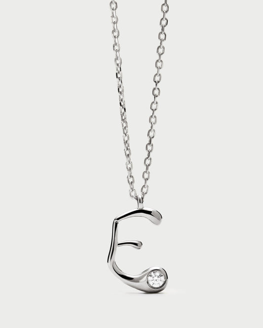 Collana PDPAOLA con ciondolo in argento con l’iniziale E CO02-B78-U