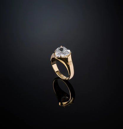 J19auv36 Ring Chevalierwhiteheart.1 900x