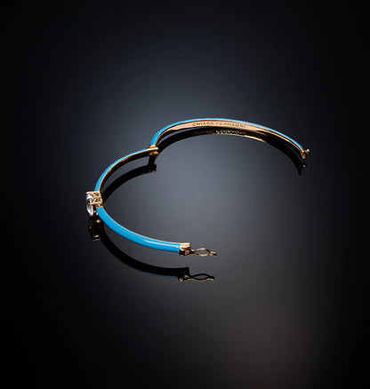 J19avi29 Bangle Love Lightblue.4 Dfb0b562 B546 4562 Ae94 Fb204a9950ad 900x