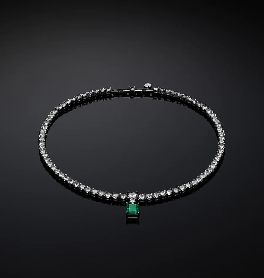 J19awj01 Emerald Necklace Silver.1 900x