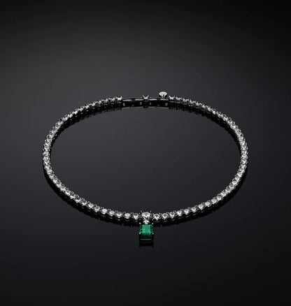J19awj01 Emerald Necklace Silver.1 900x