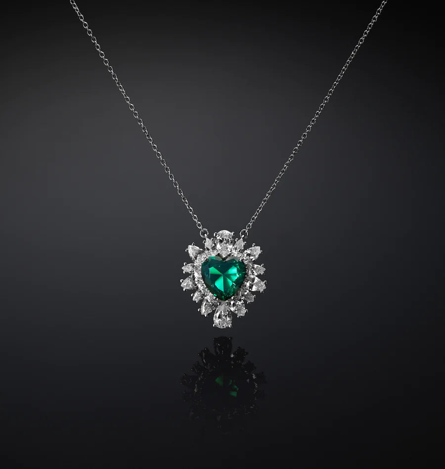 J19awj02 Emerald Necklace Silver.1 900x