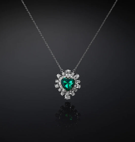 J19awj02 Emerald Necklace Silver.1 900x