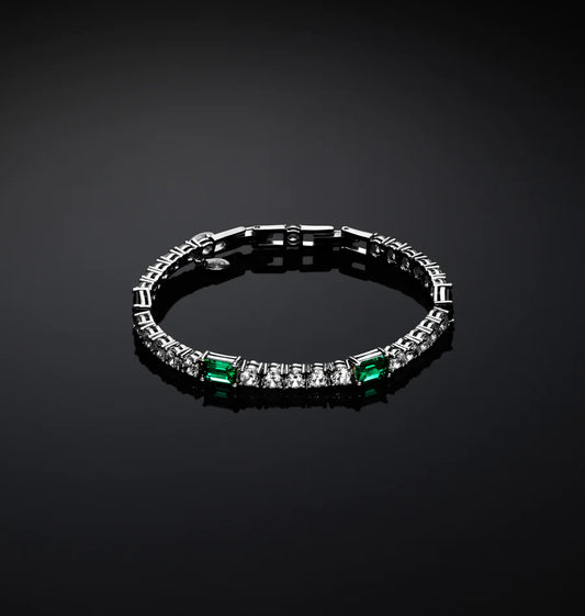 J19awj04 Emerald Bracelet Silver.1 900x