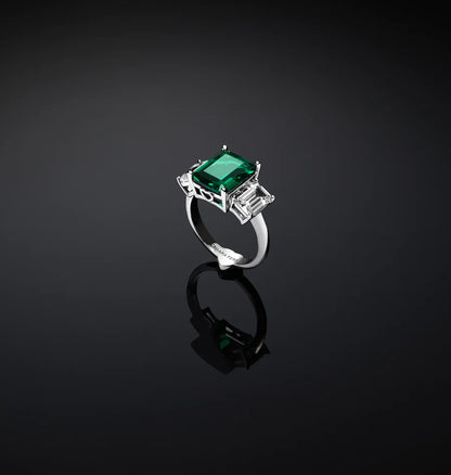 J19awj05 Emerald Ring Silver.1 900x