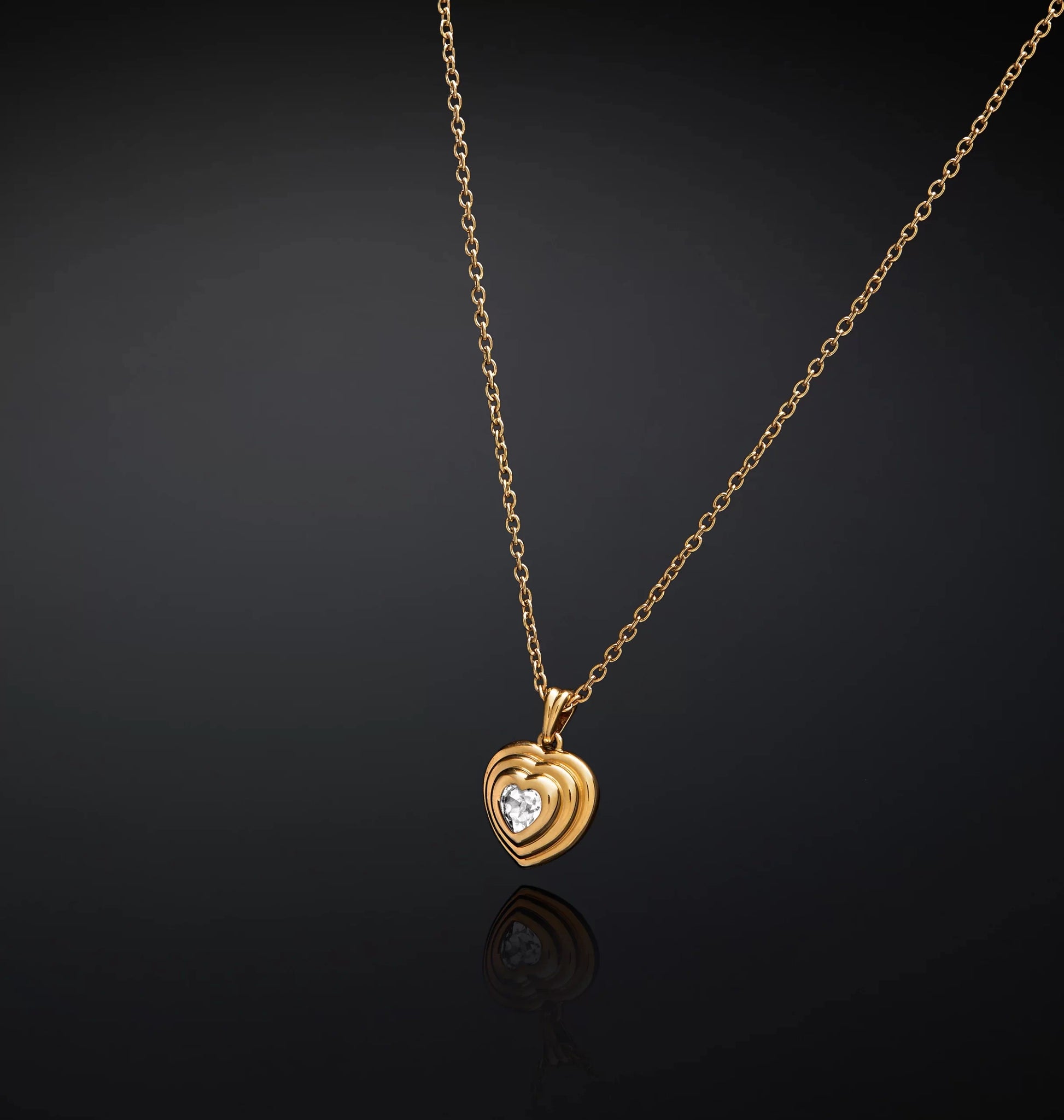 J19axp01 Bold Collana Gold.3 3000x
