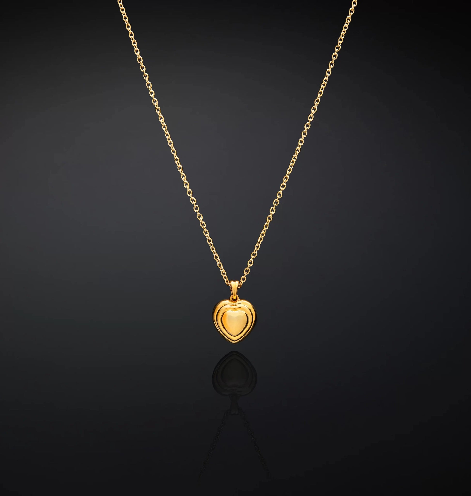 J19axp02 Bold Collana Gold.1 3000x