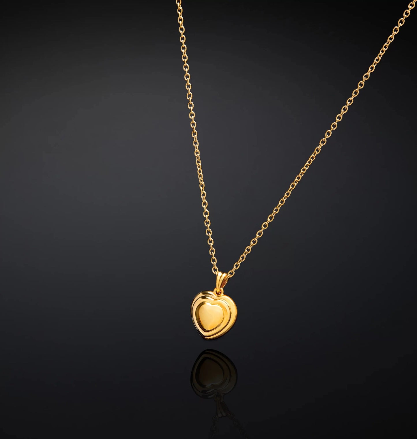 J19axp02 Bold Collana Gold.3 3000x