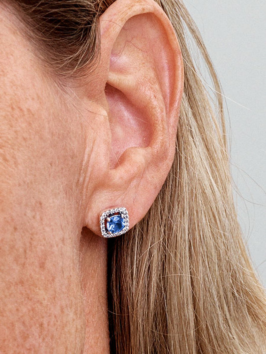 Q424 G Pdp Model Single 65 1x1 Rgb Earring